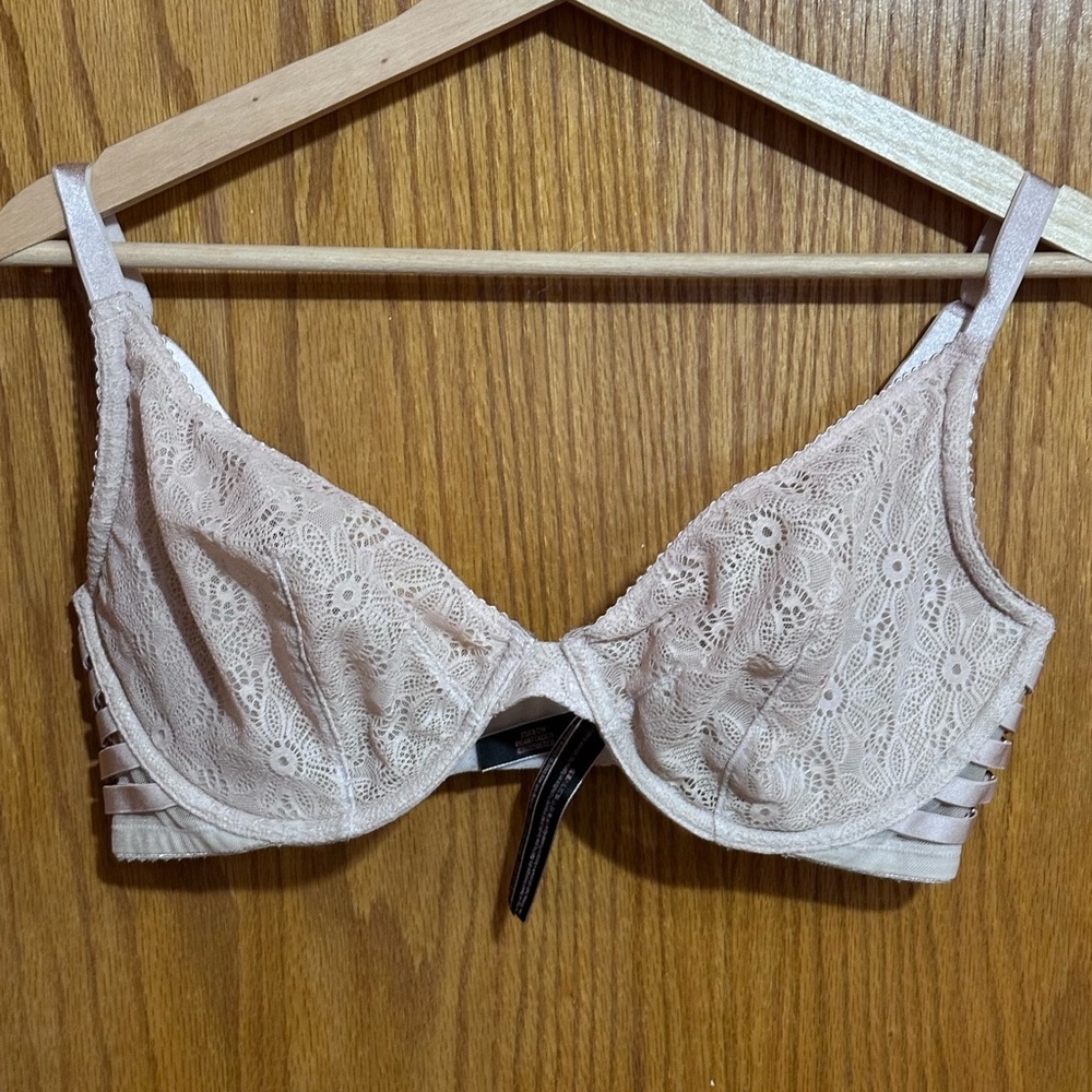 Victoria’s Secret plunge sz 36DD Lacy underwire unlined